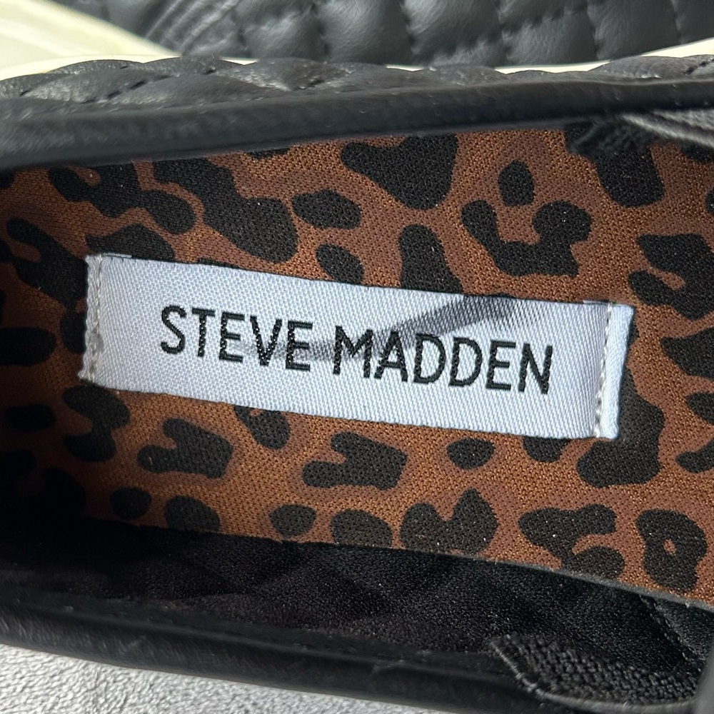 Steve Madden ~ Quilted Slip On Sneaker ~ Kids Size 1 - Picture 11 of 17